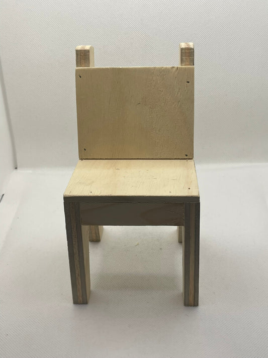 Silla de madera para altares y ceremonias yoruba.